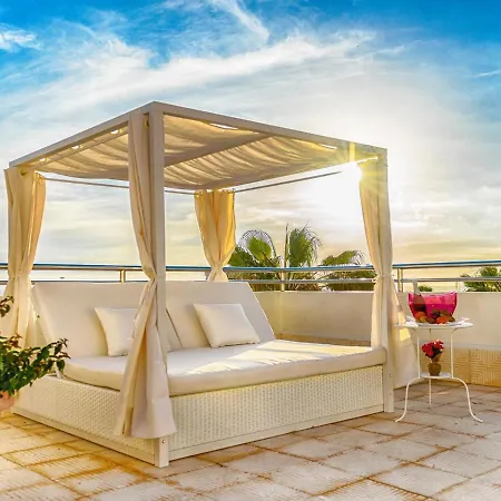 Apartment Romantic In With Garden